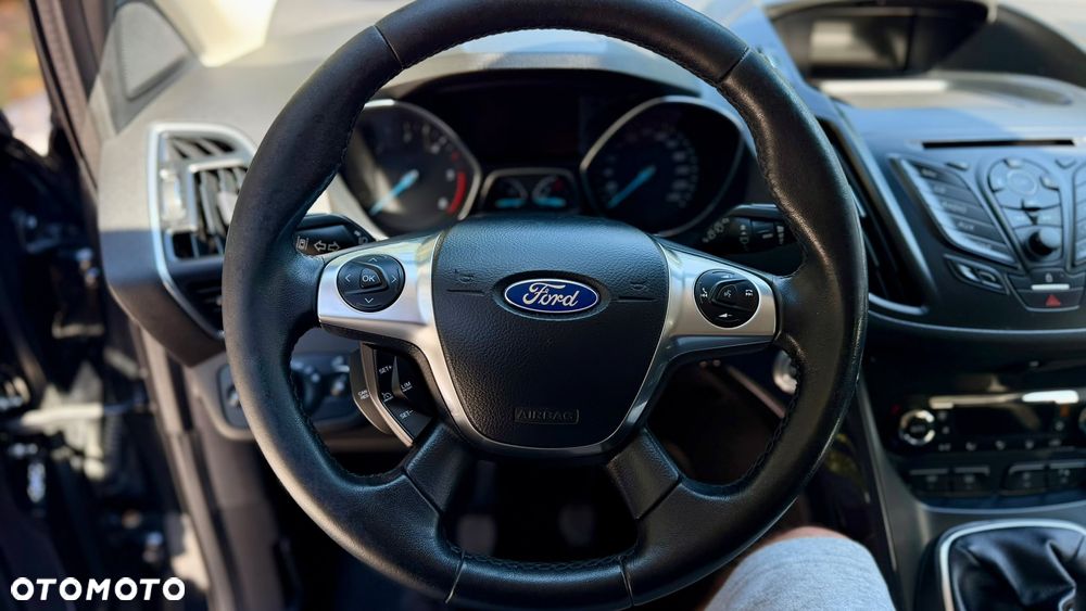 Ford Kuga 2.0 TDCi 4x4 Titanium - 27