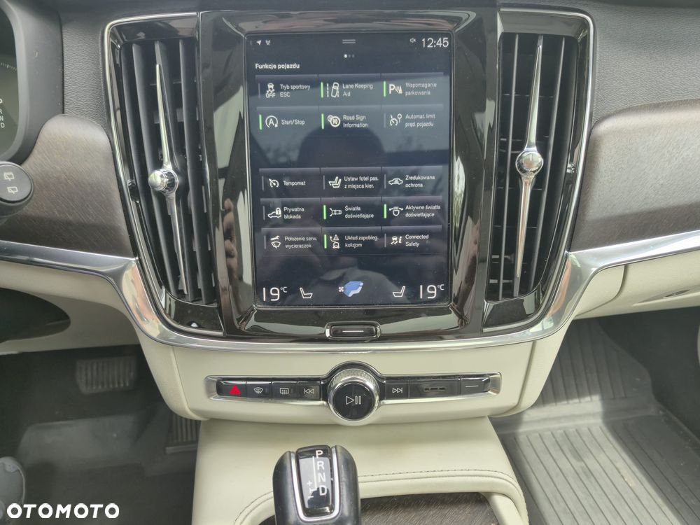 Volvo V90 Cross Country - 10