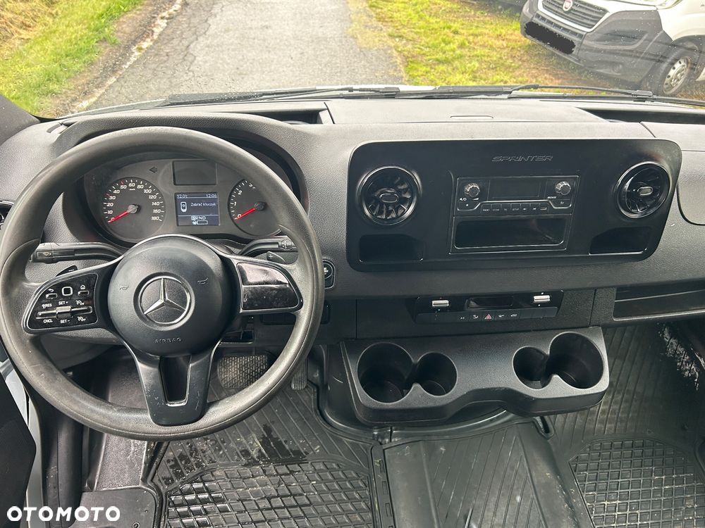 Mercedes-Benz Sprinter - 6
