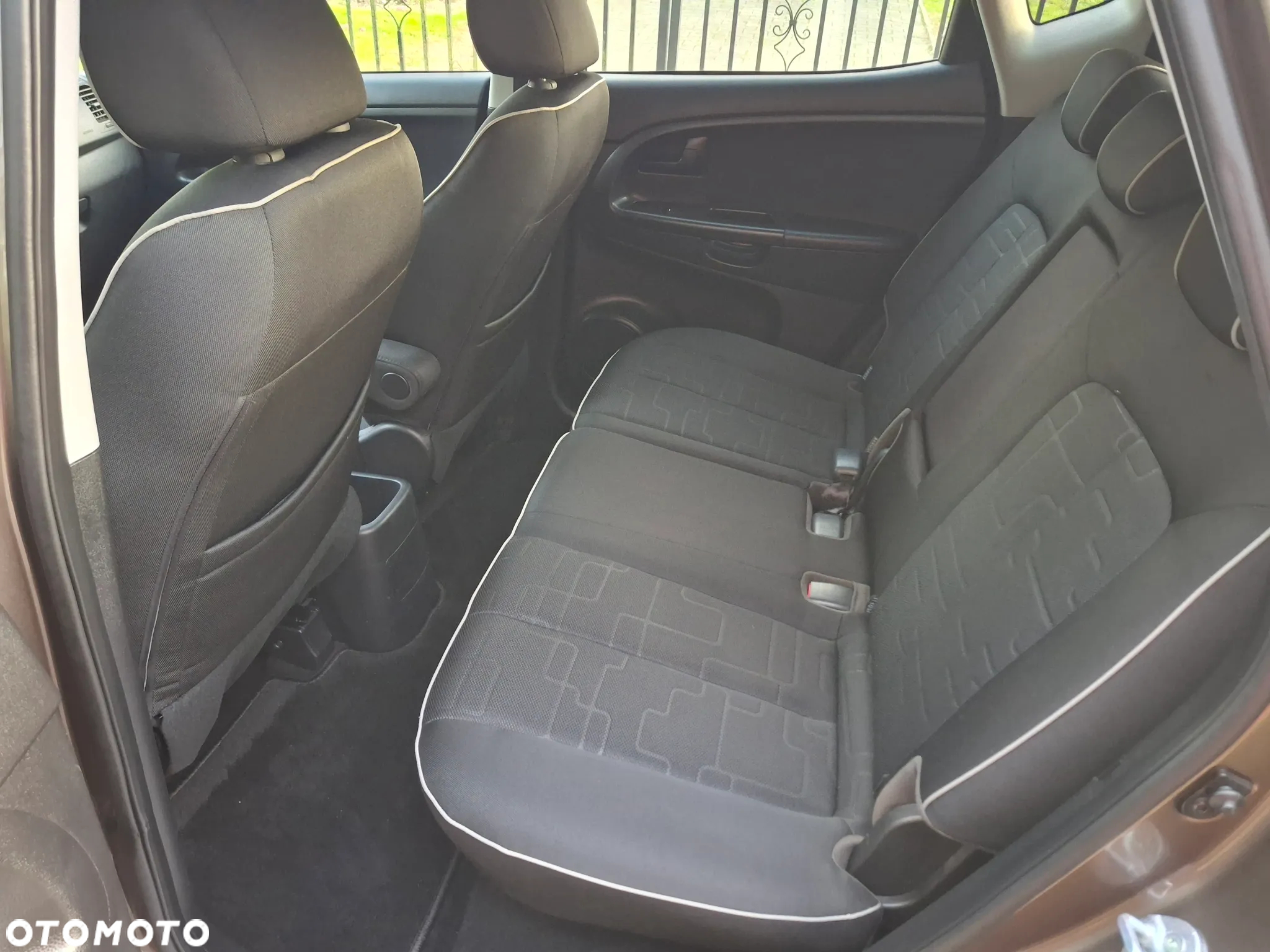 Kia Venga 1.4 CVVT Fifa World Cup Edition - 13