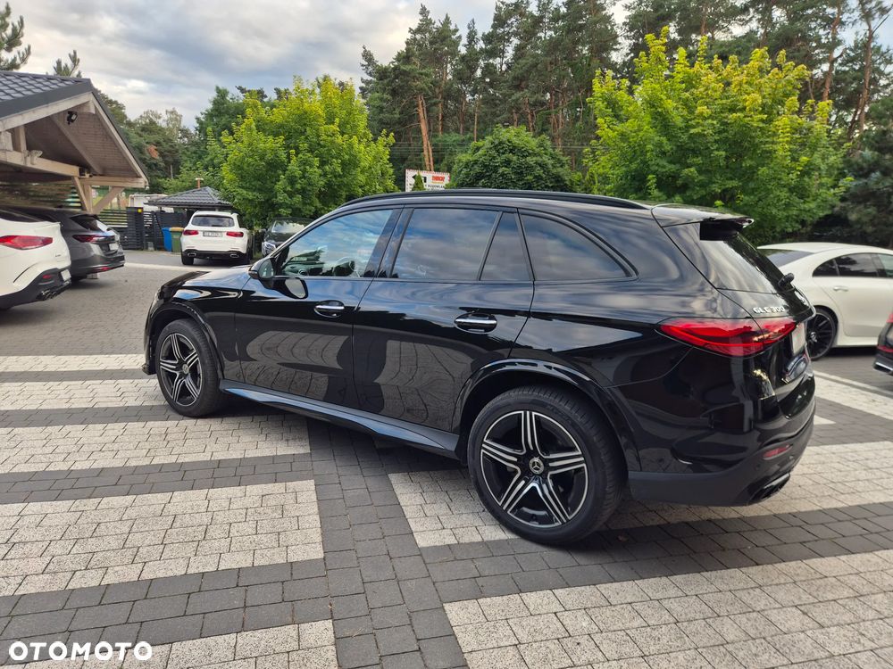 Mercedes-Benz GLC 300 4Matic 9G-TRONIC AMG Line Advanced - 6