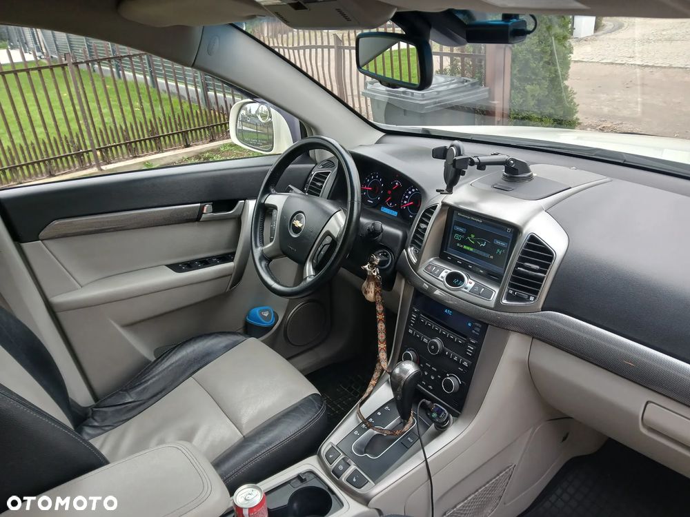 Chevrolet Captiva 3.0 V6 LTZ - 11