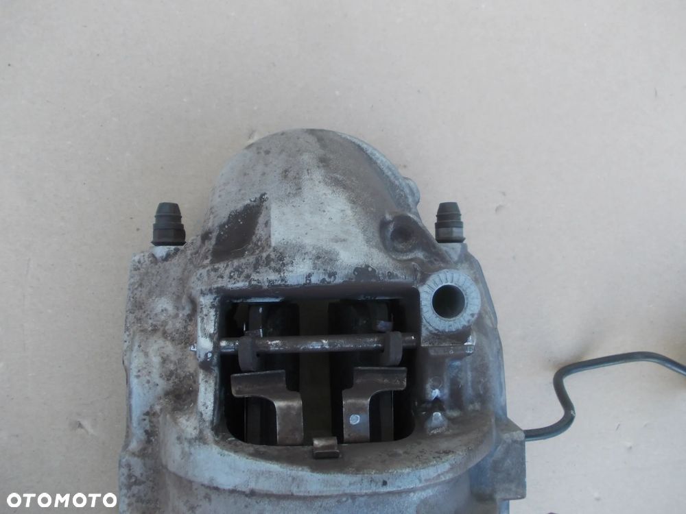 Zacisk przód lewy  Alfa Romeo Stelvio - 10