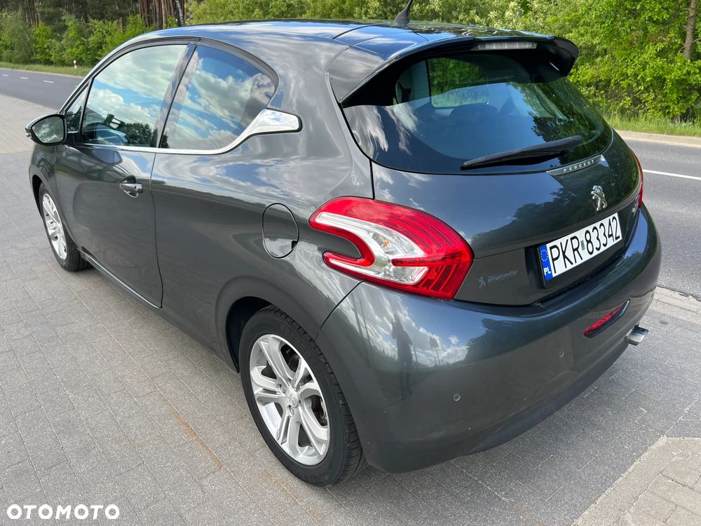 Peugeot 208 - 6