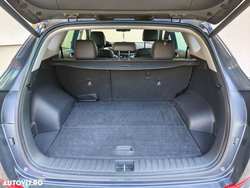 Hyundai Tucson 2.0 CRDI 4WD Automatik Premium - 8