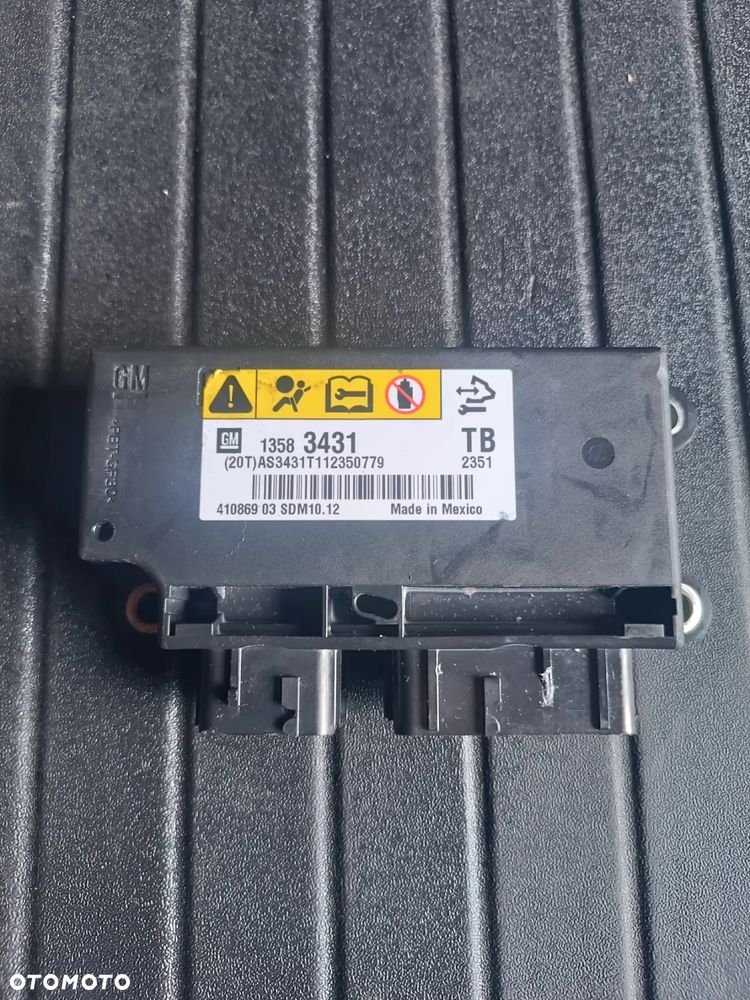 Opel Insignia A 2.0 cdti sensor airbag poduszek moduł 13583431 - 1