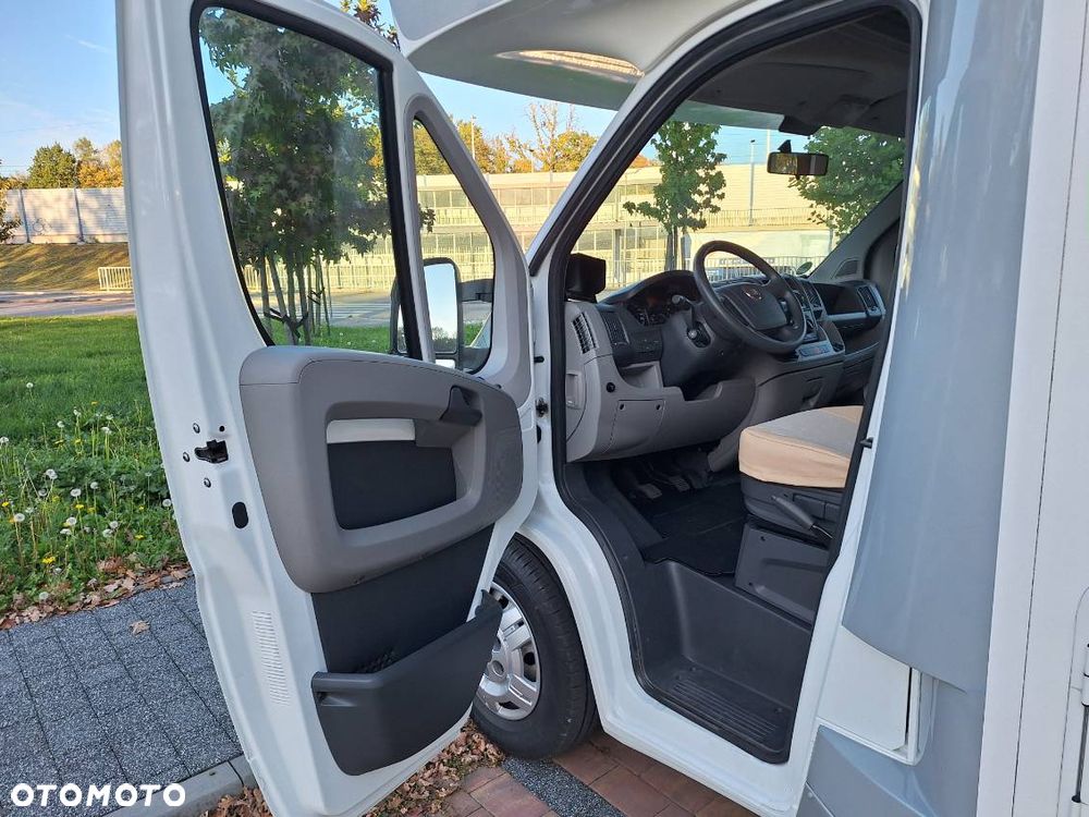 Eura Mobil Terrestra TA 690 HB całoroczny - 39