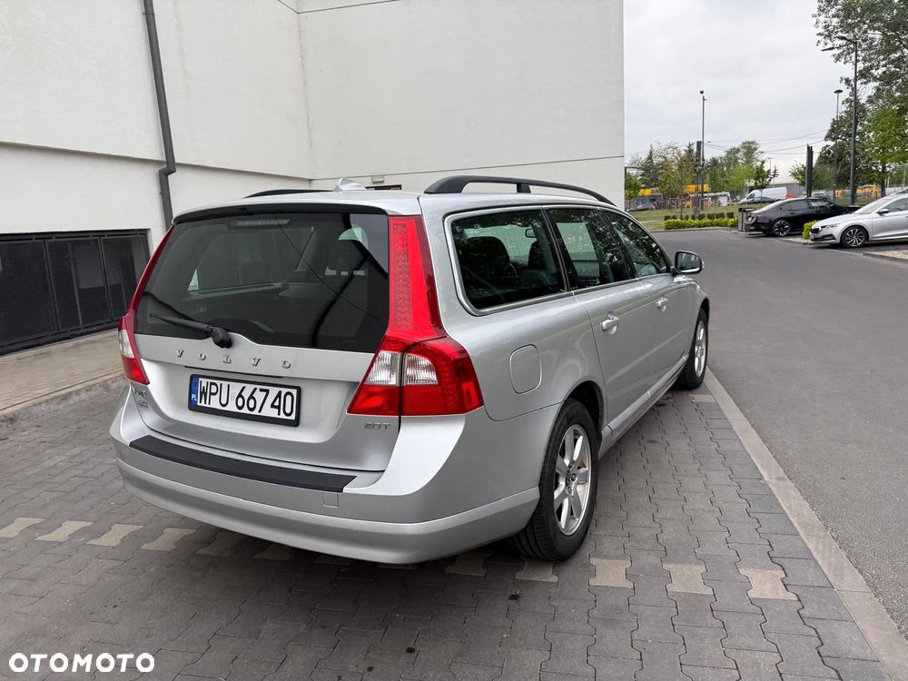 Volvo V70 2.0T Momentum - 12