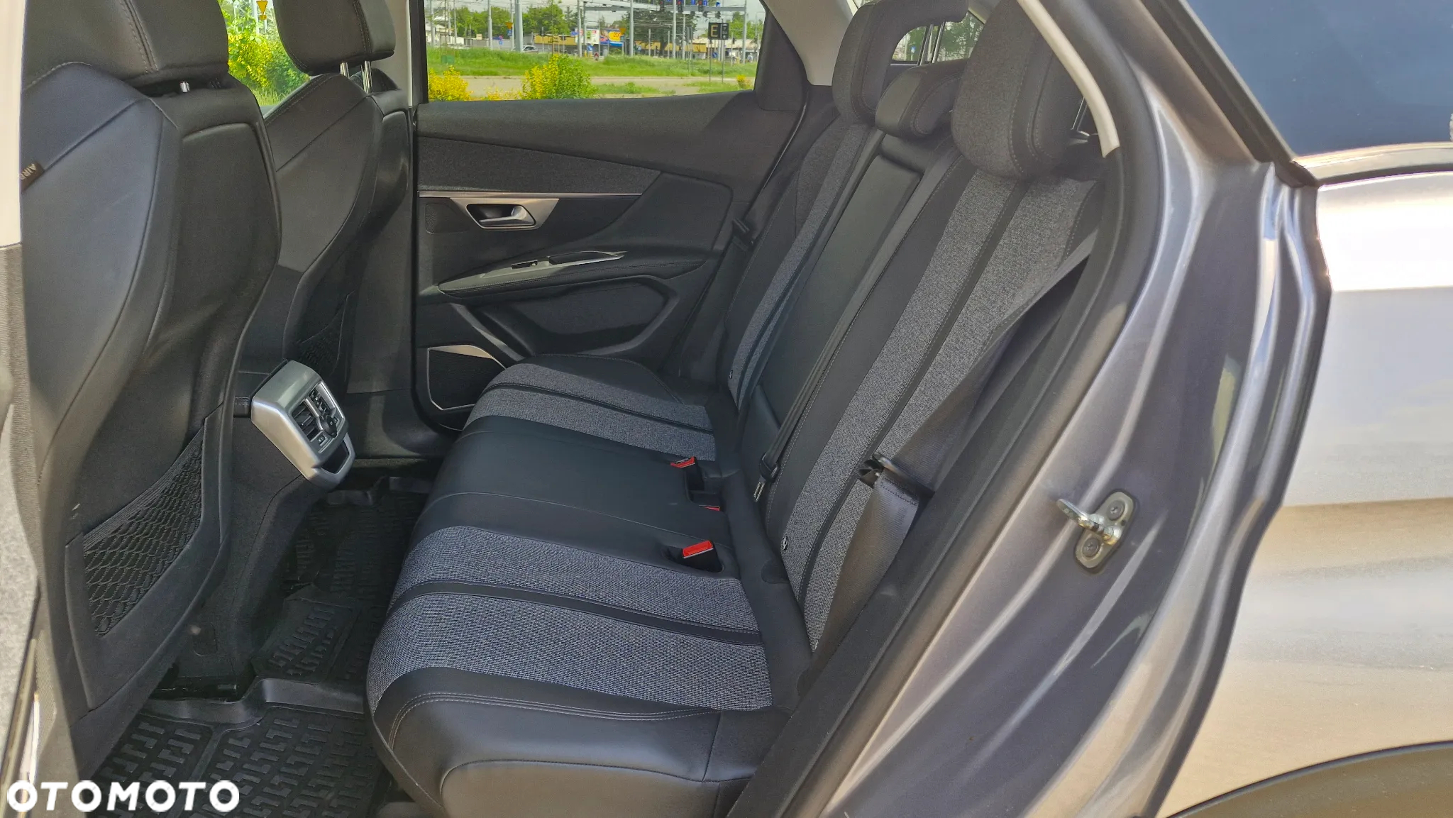 Peugeot 3008 1.6 BlueHDi Allure S&S - 24