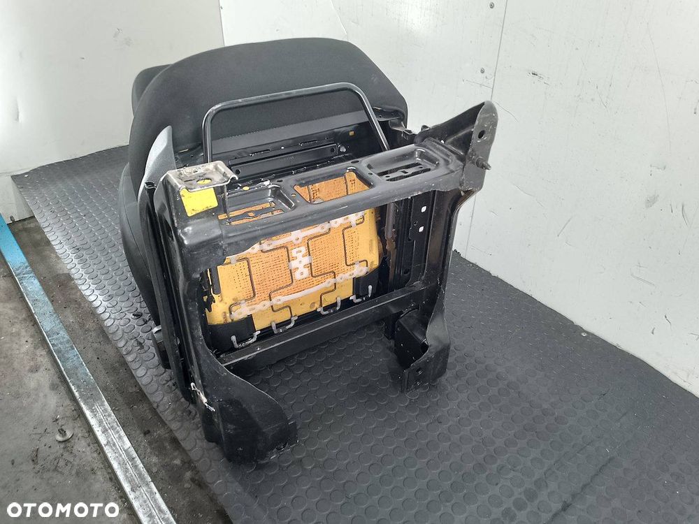 FOTEL PRAWY PASAŻERA FIAT FIORINO IV - 4