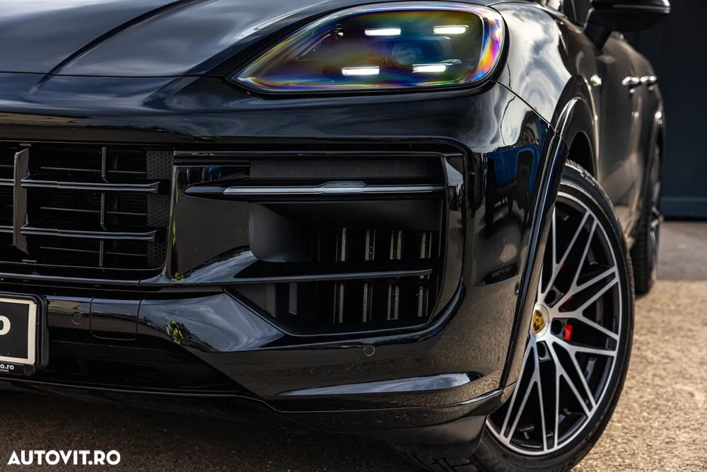 Porsche Cayenne Coupe E-Hybrid - 11