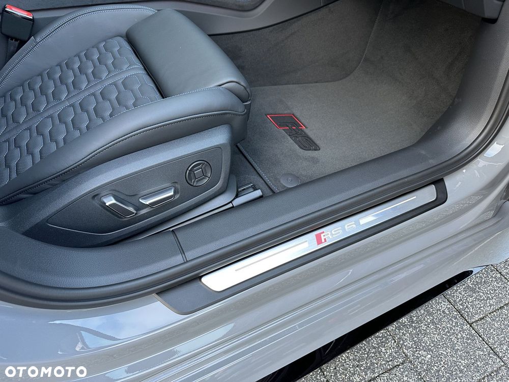Audi RS6 Avant - 29
