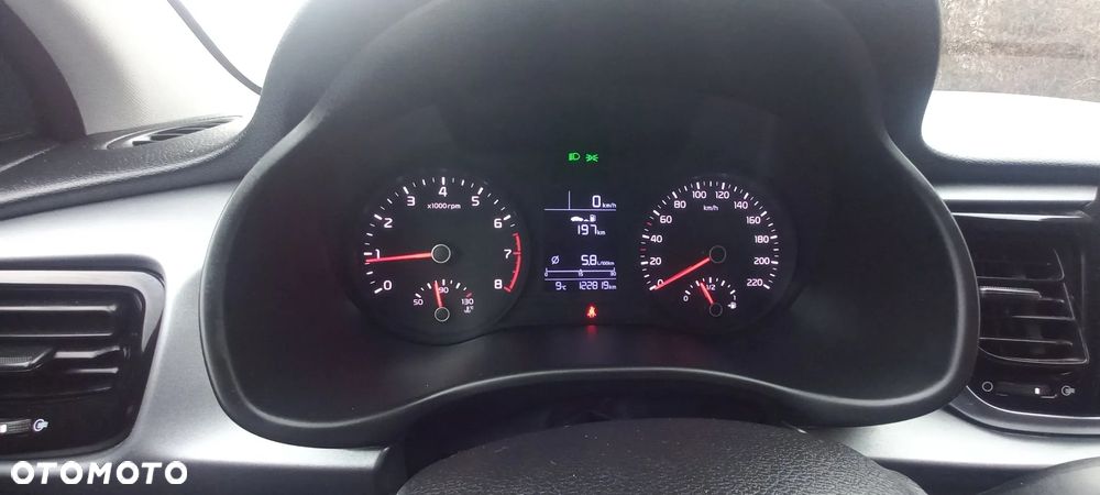 Kia Rio - 22