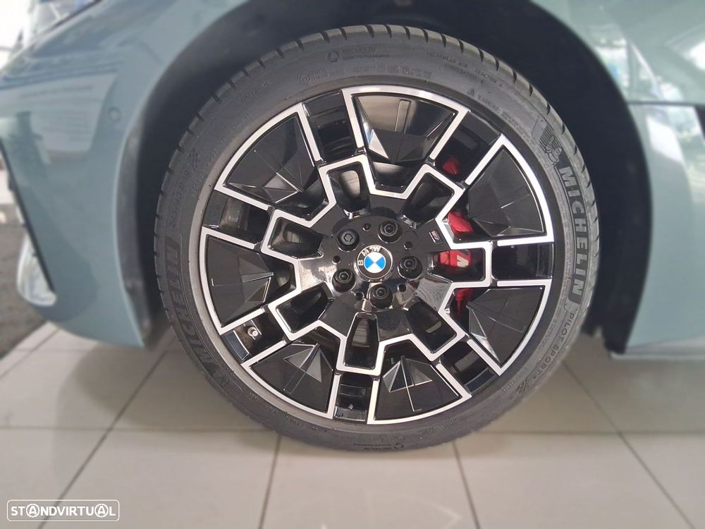 BMW i4 eDrive35 Edição Desportiva M - 4