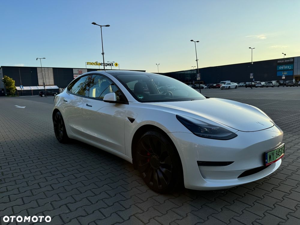 Tesla Model 3 - 3