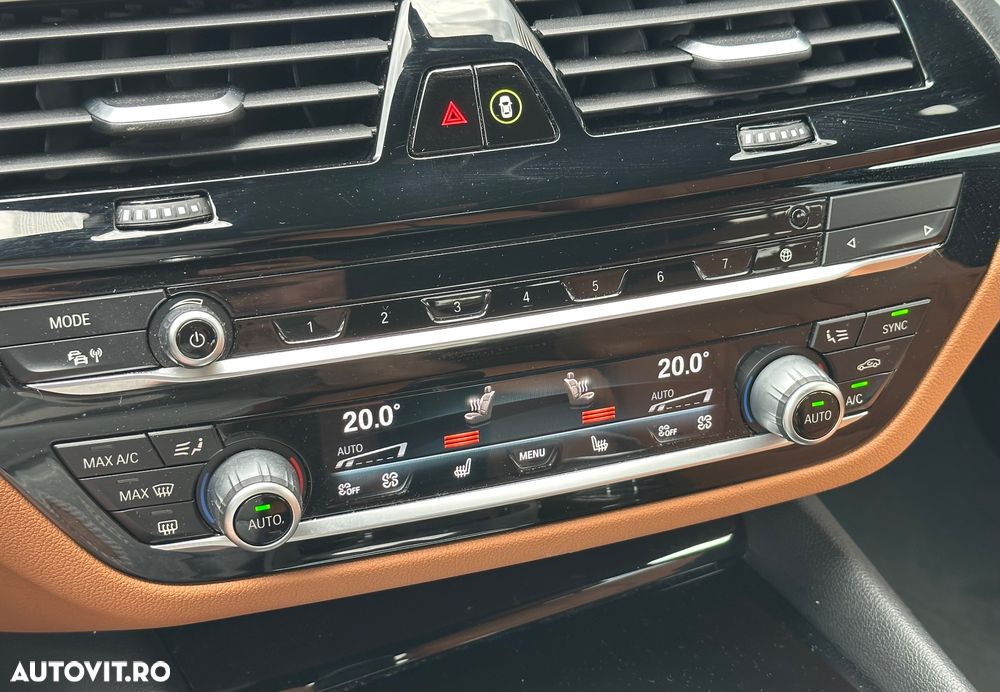 BMW Seria 5 530e Aut. Luxury Line - 22