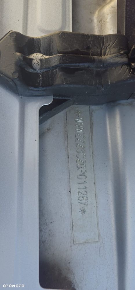 Volkswagen Passat - 13