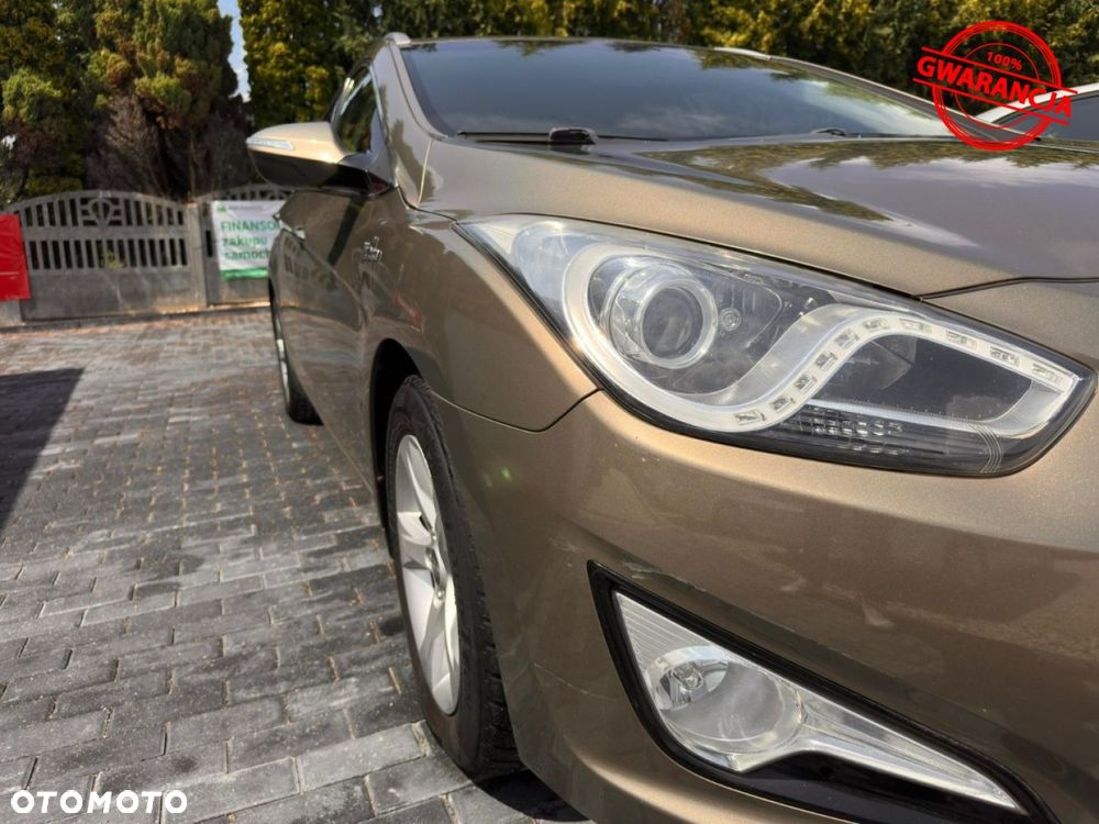 Hyundai i40 Kombi blue 1.6 Family+ - 14