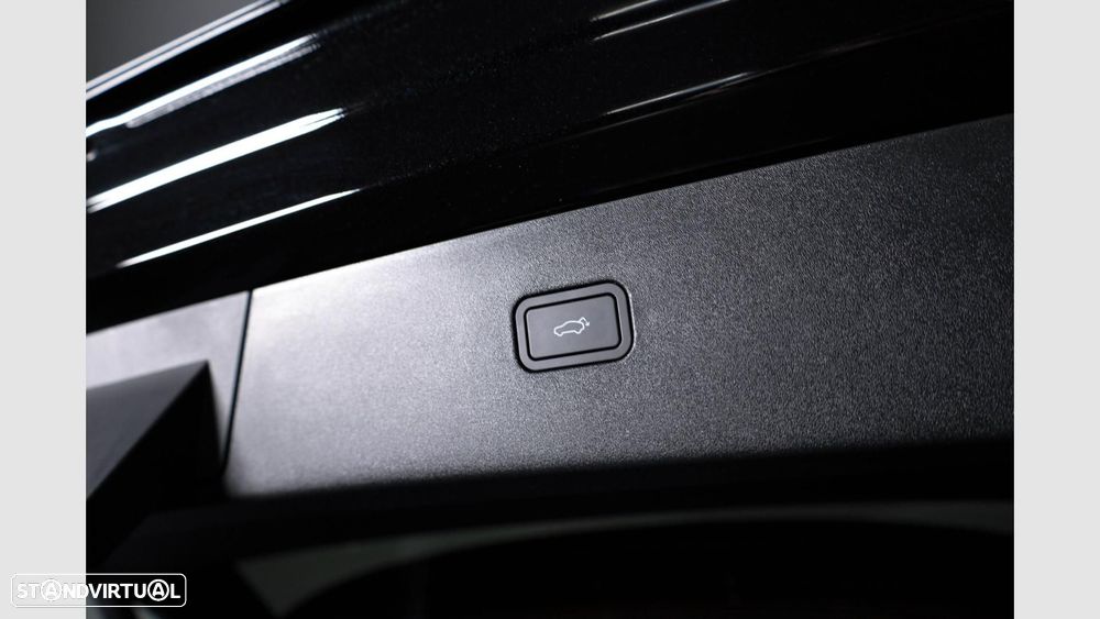 Volvo EX 30 69 kWh Single Motor Extended Range Black Edition — fotografia 21
