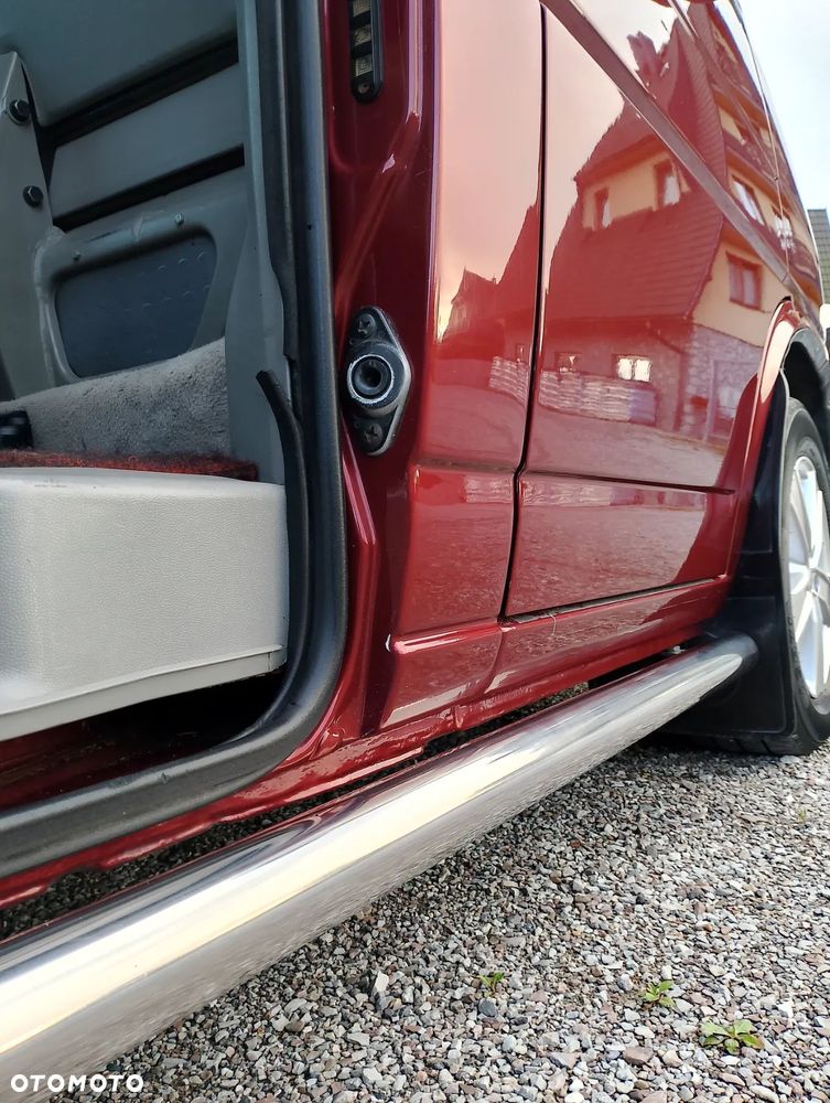 Volkswagen Caravelle - 11