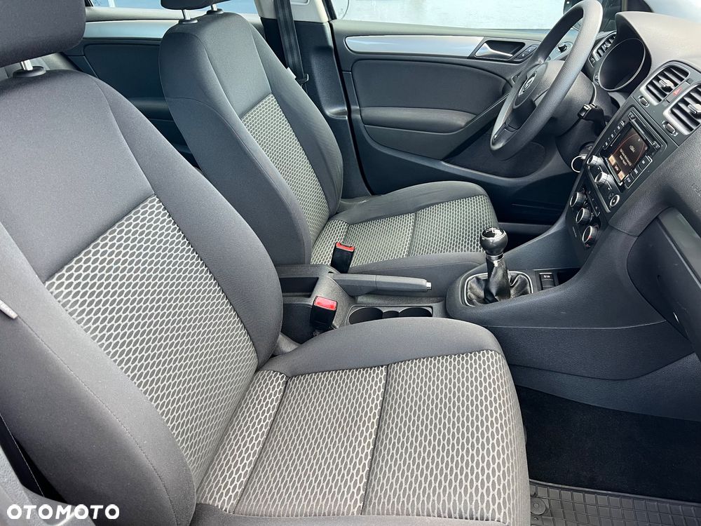 Volkswagen Golf 1.6 TDI DPF BlueMotion - 17