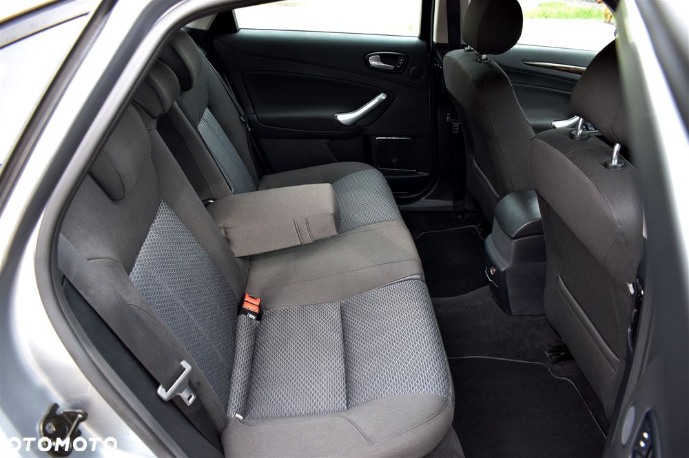 Ford Mondeo 2.0 Ghia X100 / X - 26