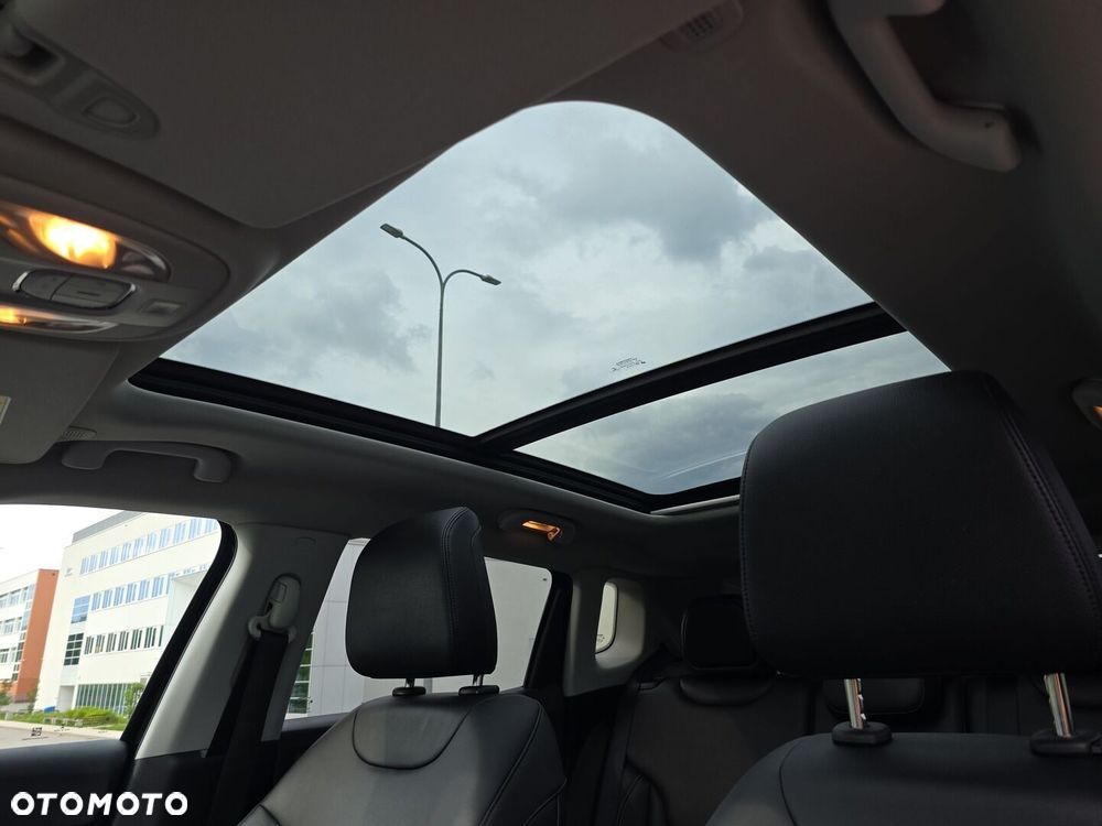 Jeep Compass - 32