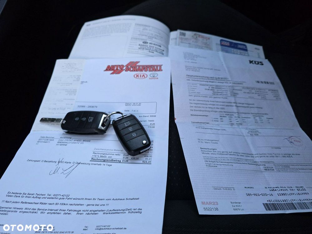 Kia Carens - 20