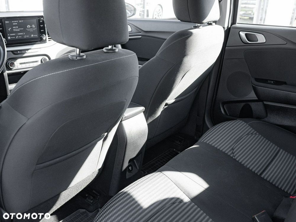 Kia Ceed 1.5 T-GDI M DCT - 24