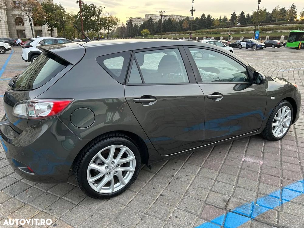 Mazda 323 - 9
