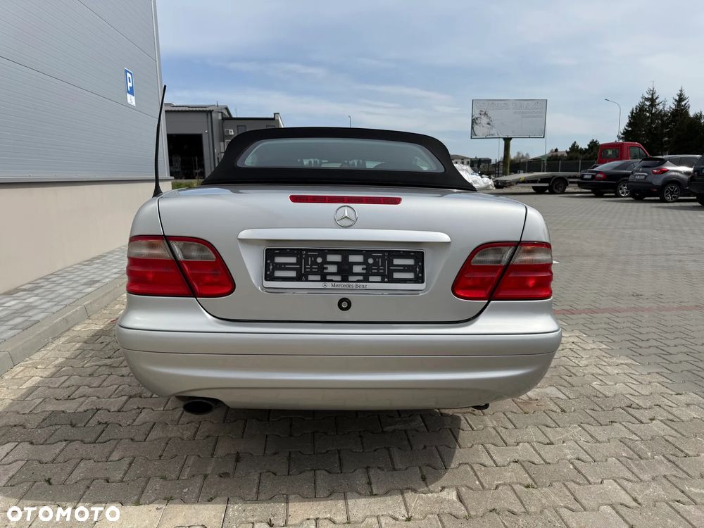 Mercedes-Benz CLK - 13