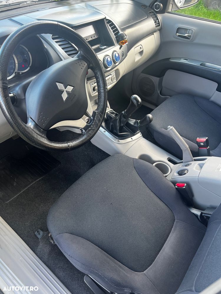 Mitsubishi L200 - 13
