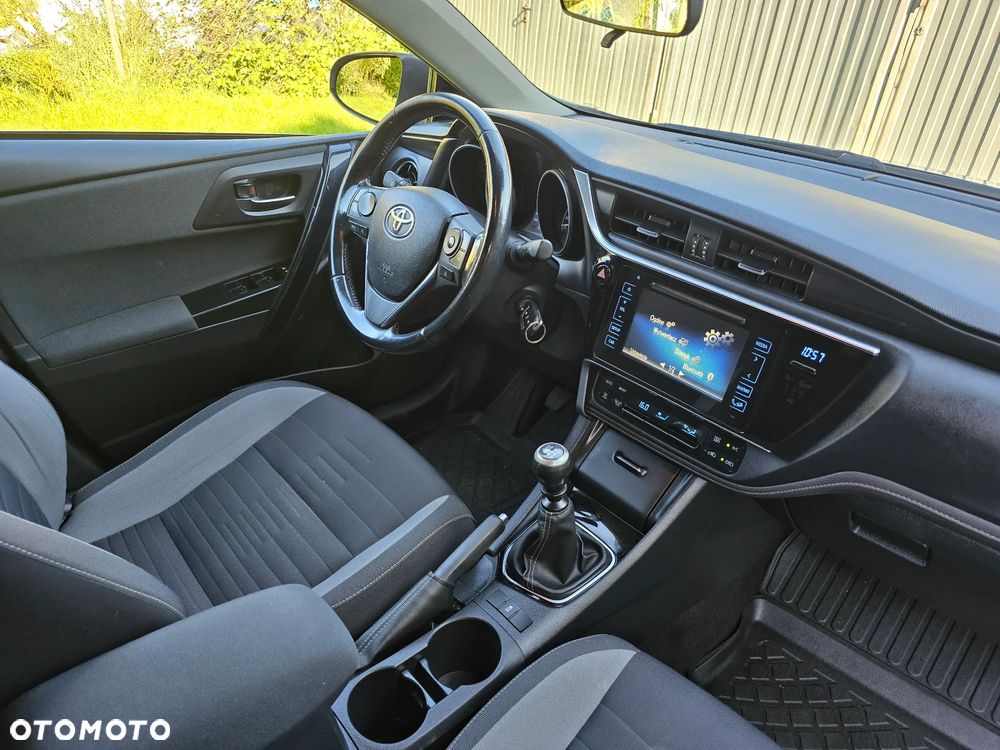Toyota Auris 1.6 Premium - 21