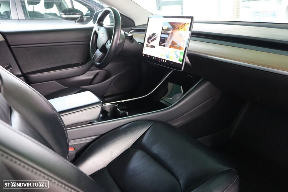 Tesla Model 3 - 16