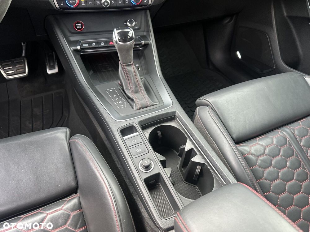 Audi Q3 RS S tronic - 22