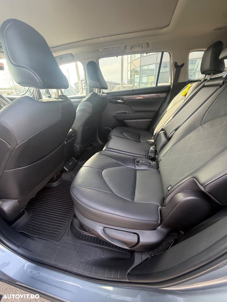 Toyota Highlander 2.5 Hybrid Luxury - 22