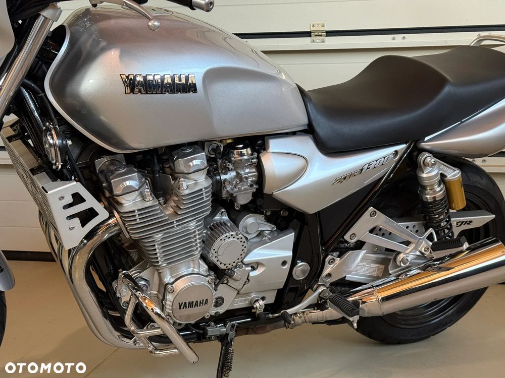 Yamaha XJR - 9