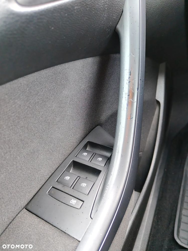 Opel Astra 1.4 T Executive EU6 - 12