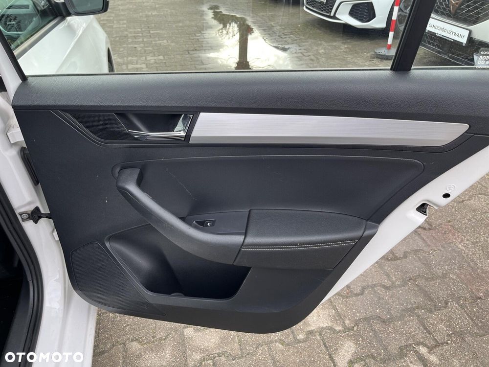 Skoda RAPID 1.0 TSI Ambition DSG - 12