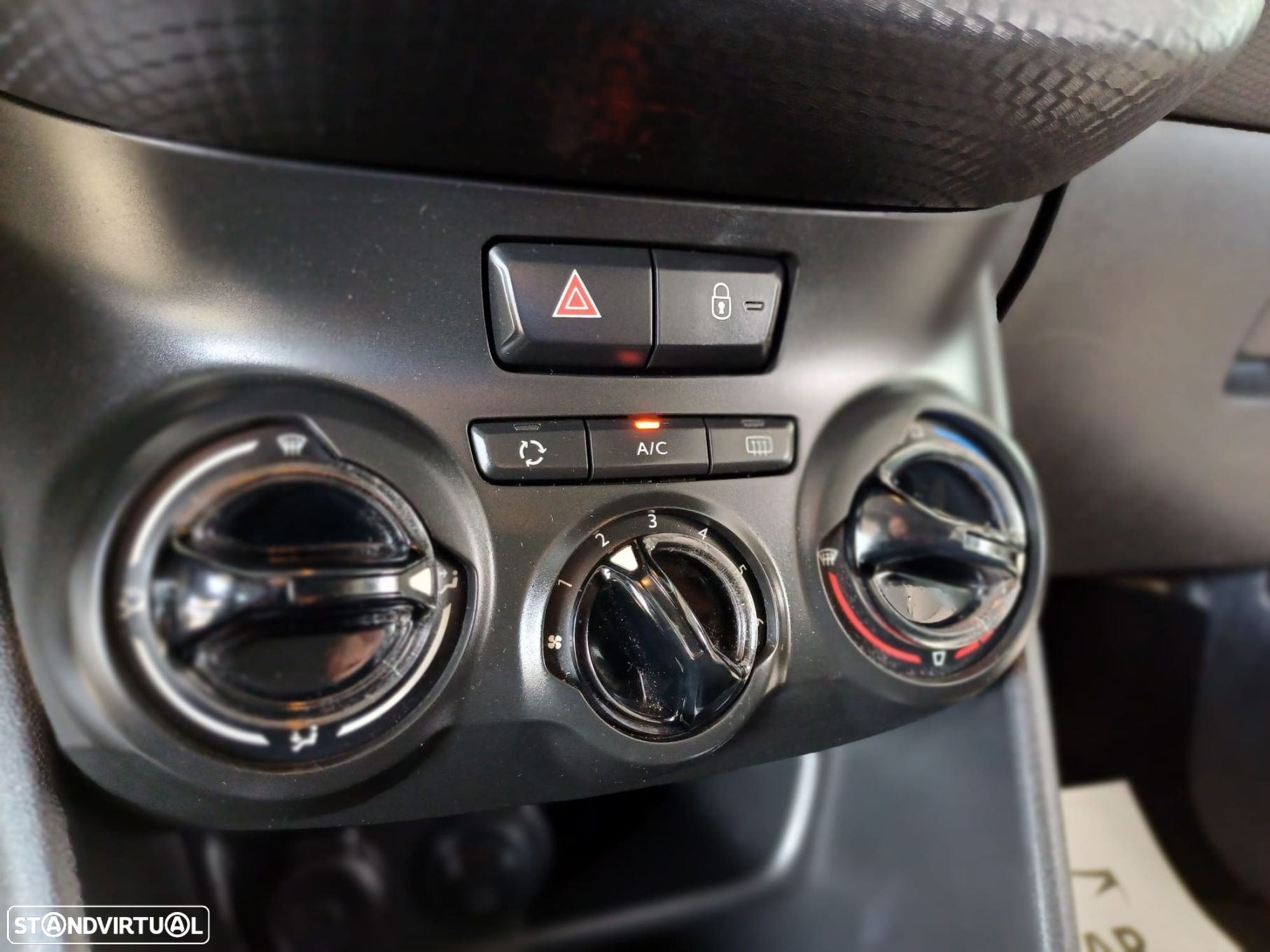 Peugeot 2008 1.4 HDi Allure - 21