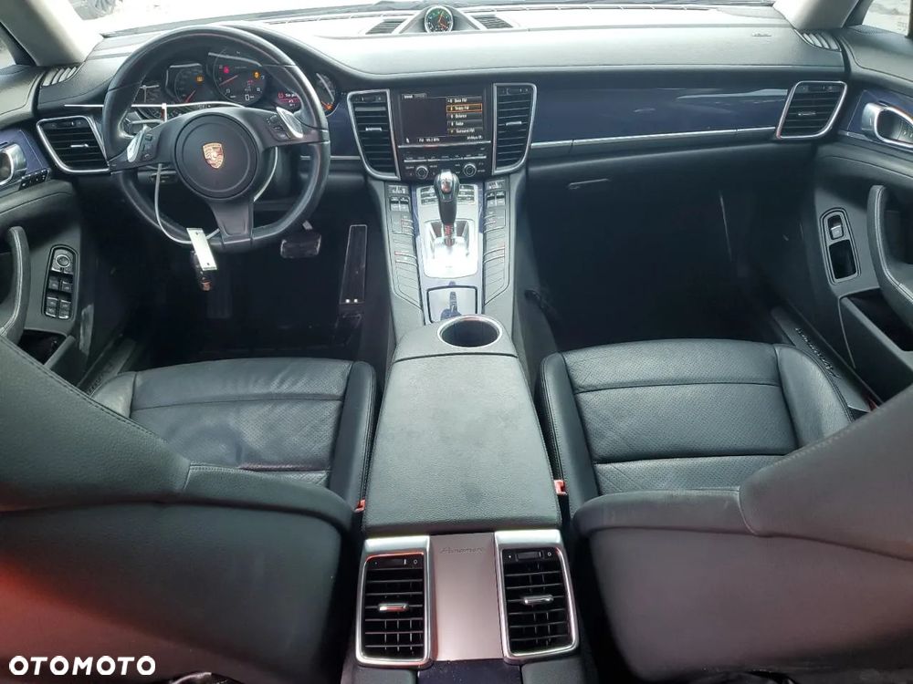 Porsche Panamera - 8