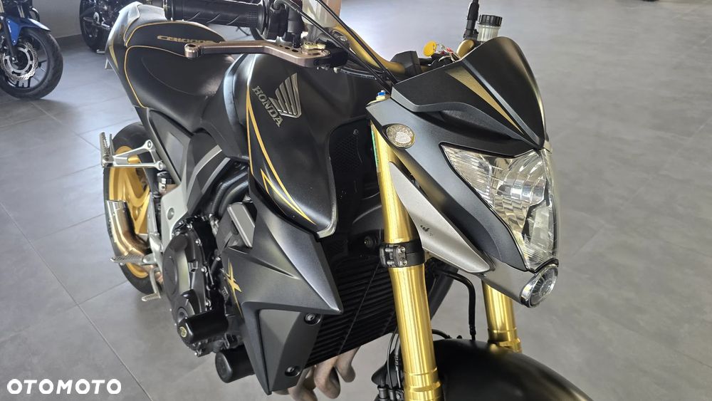 Honda CB - 23
