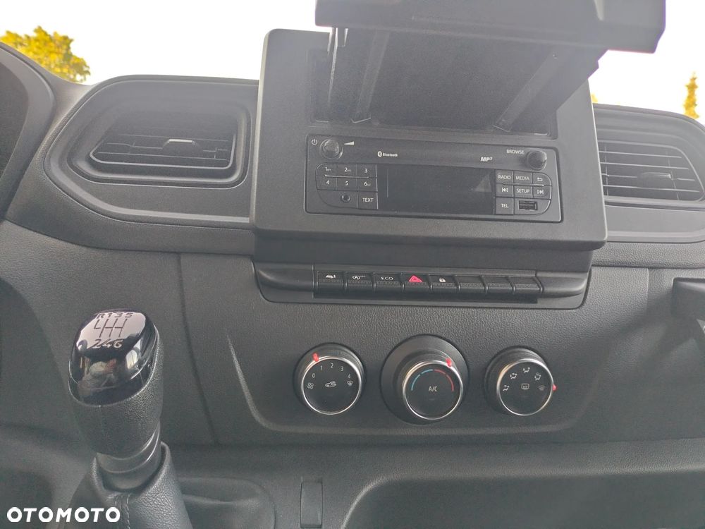 Nissan NV400 - 18