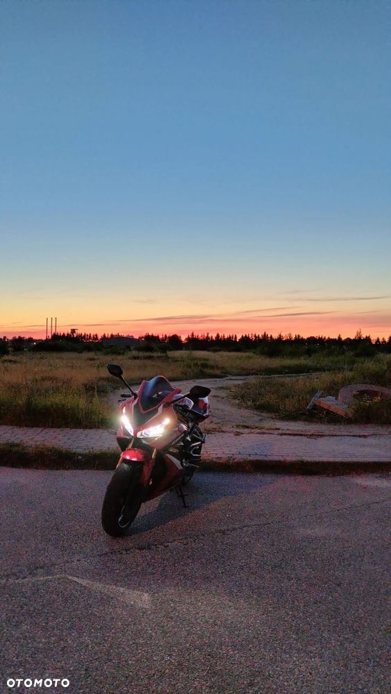 Honda CBR - 7