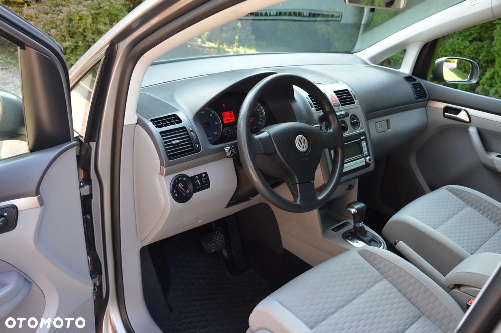 Volkswagen Touran - 6