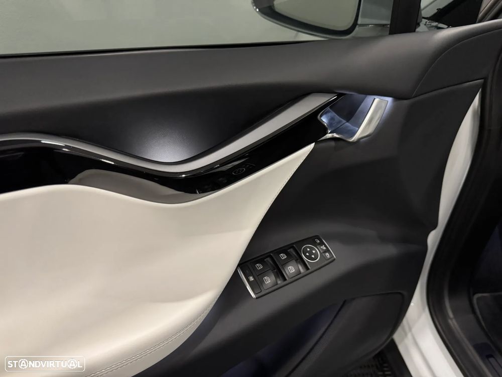 Tesla Model X 100 kWh Long Range AWD - 57