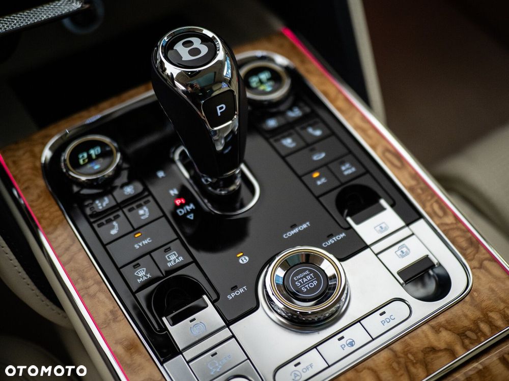 Bentley Flying Spur - 12