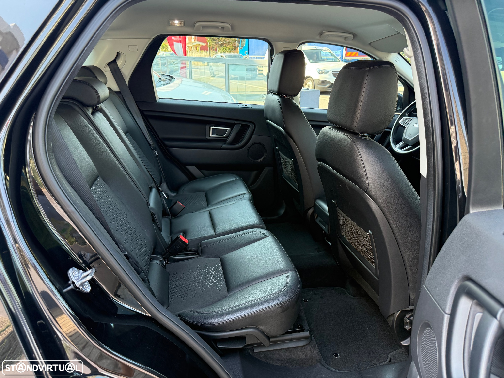 Land Rover Discovery Sport 2.0 eD4 HSE Luxury - 50