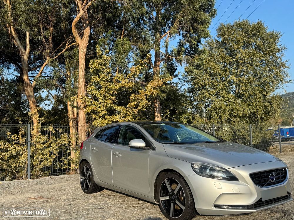 Volvo V40 2015 photo 2