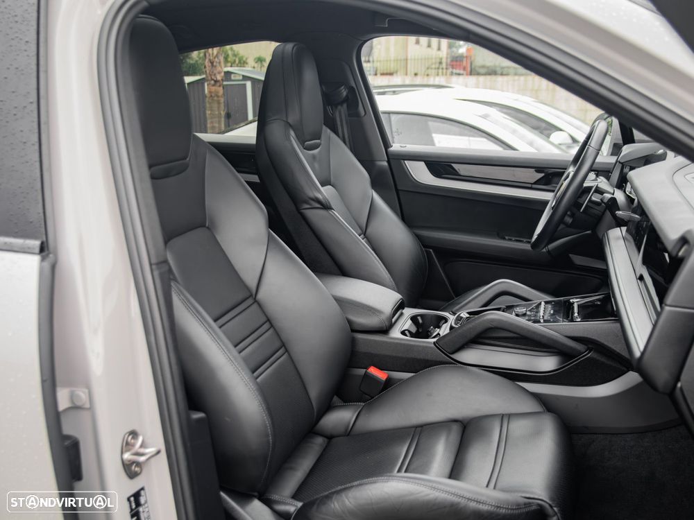 Porsche Cayenne Coupé E-Hybrid - 24